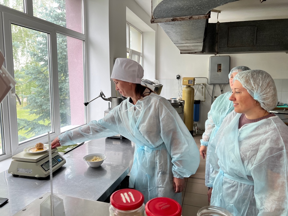 Проверка столовой родителями 1 Проверка столовой родителями 3