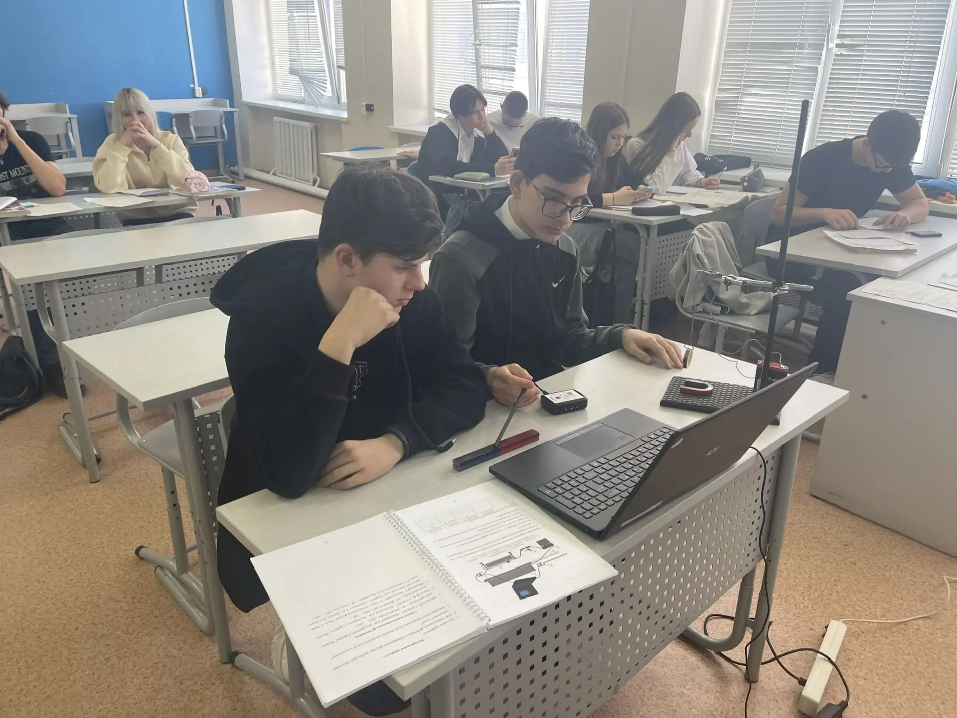 Проф смена «Цифровая лаборатория физического эксперимента» проф смена Цифровая лаборатория физического эксперимента 5